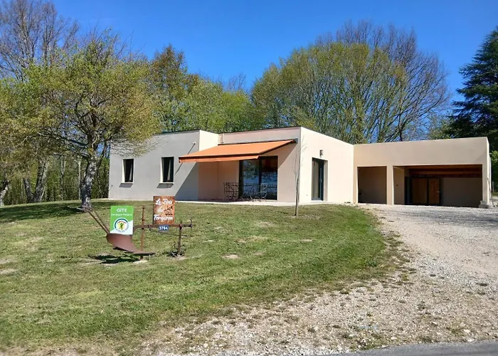 Le Bois Du Forgeron Hébergement de vacances *