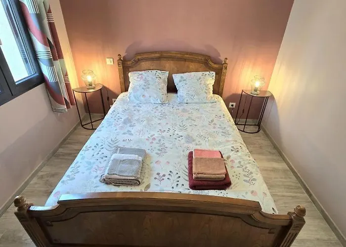 Le Bois Du Forgeron Hébergement de vacances Sarlat